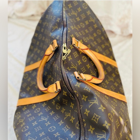 ❌❌SOLD❌❌LOUIS VUITTON, Authentic Monogram Keepall 60 Bandouliere WITH STRAP! - Picture 2 of 10